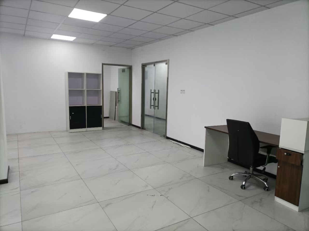 肥西县桃花镇明珠路 200㎡办公室出租， 精装家具齐全，可注册，拎包入驻